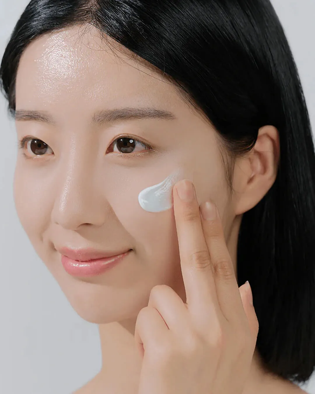 Skin1004 Madagascar Centella Hyalu-Cica Water-Fit Sun Serum